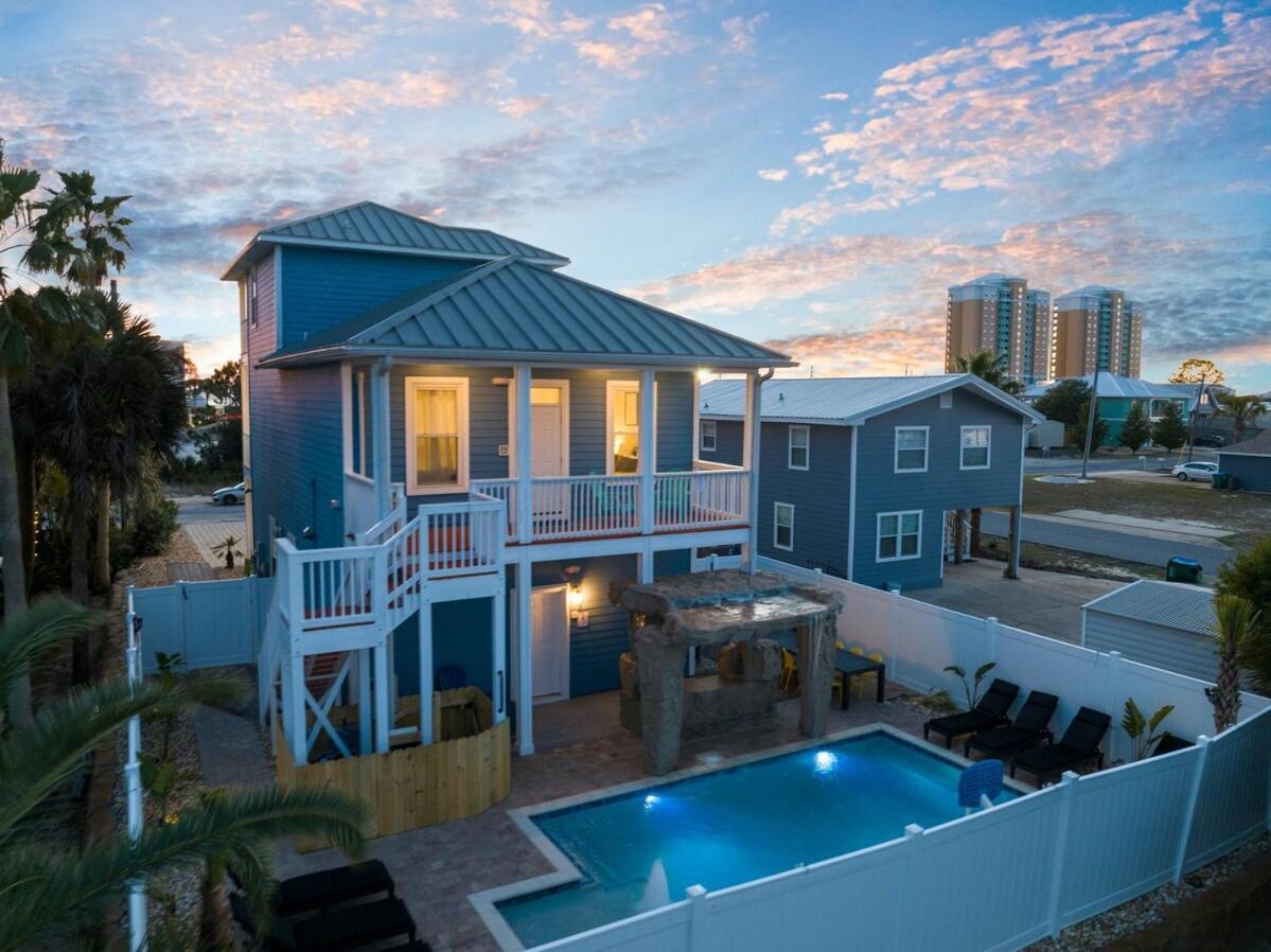 Soak And Sizzle! Pool Waterfall Games Grill Near Apartment